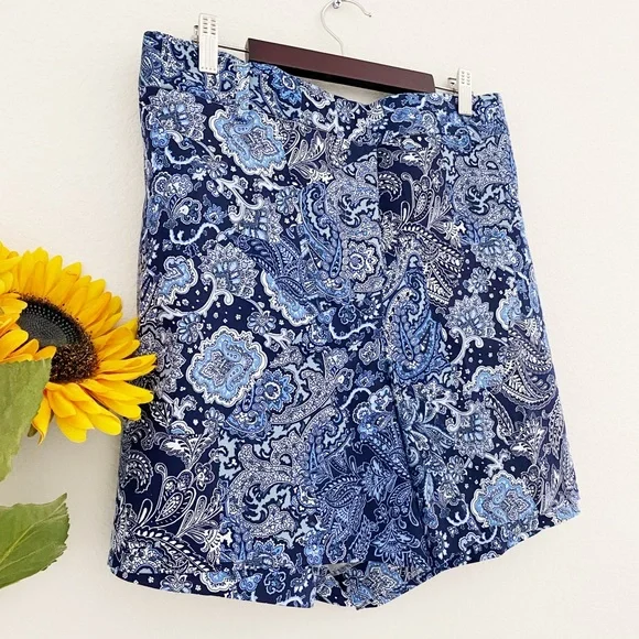 MICHAEL Michael Kors True Navy Paisley Printed Shorts - Picture 2 of 8